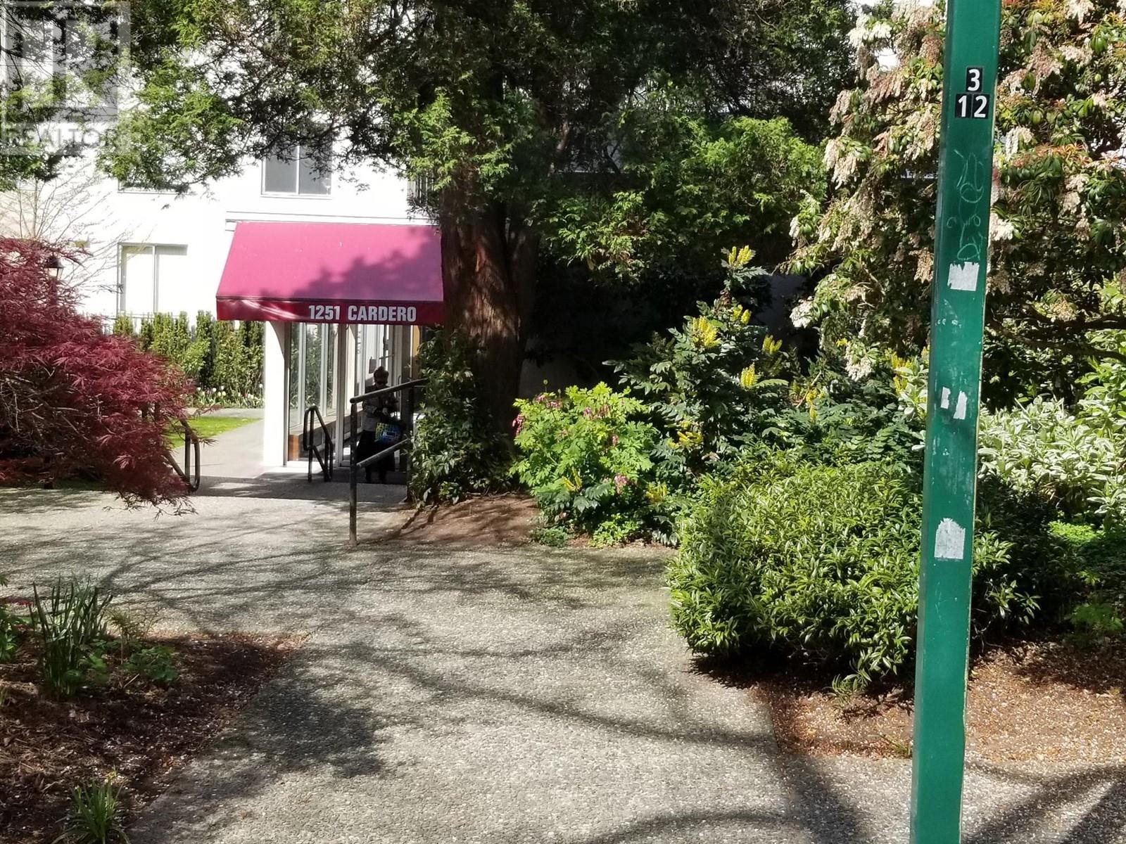 2205 1251 Cardero Street, Vancouver, British Columbia  V6G 2H9 - Photo 3 - R2977709