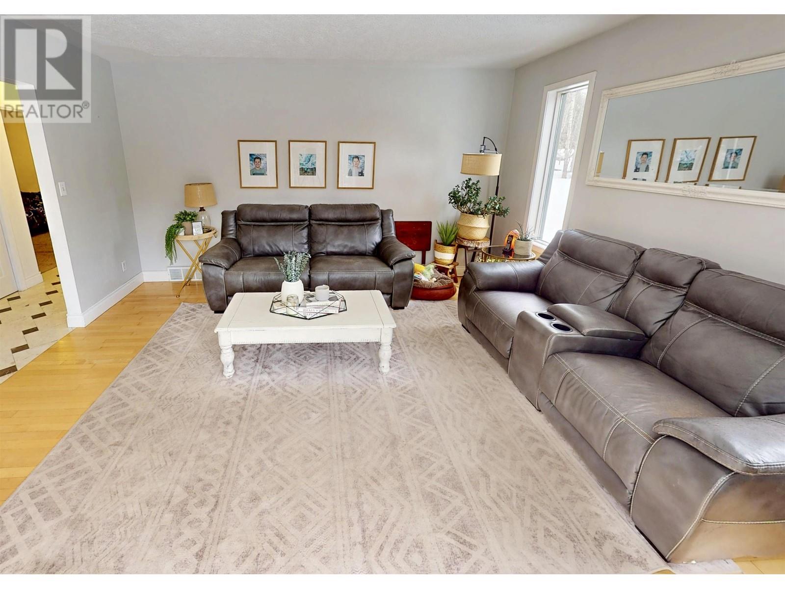 12954 Agnes Lane, Charlie Lake, British Columbia  V0C 1H0 - Photo 19 - R2975078