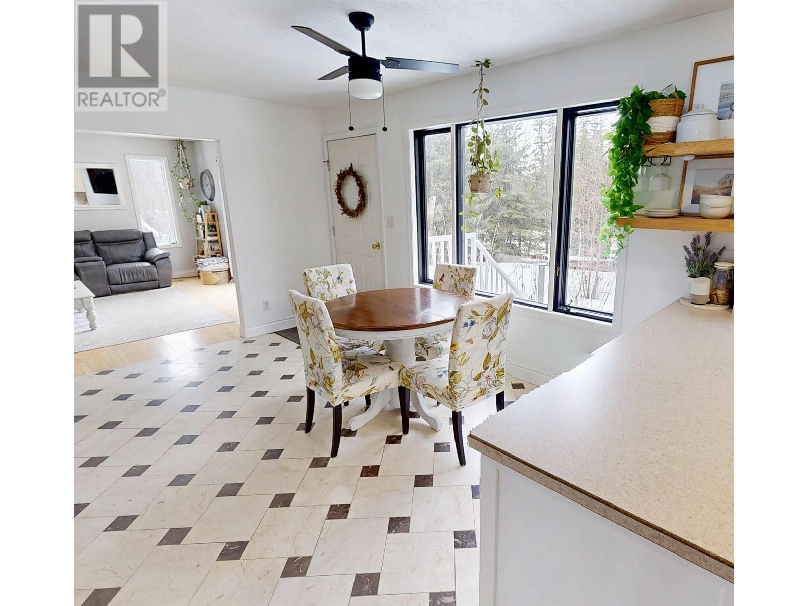 12954 Agnes Lane, Charlie Lake, British Columbia  V0C 1H0 - Photo 18 - R2975078