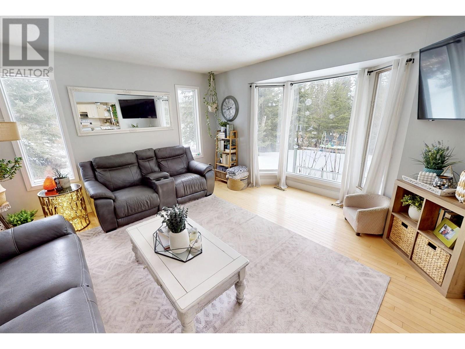 12954 Agnes Lane, Charlie Lake, British Columbia  V0C 1H0 - Photo 14 - R2975078