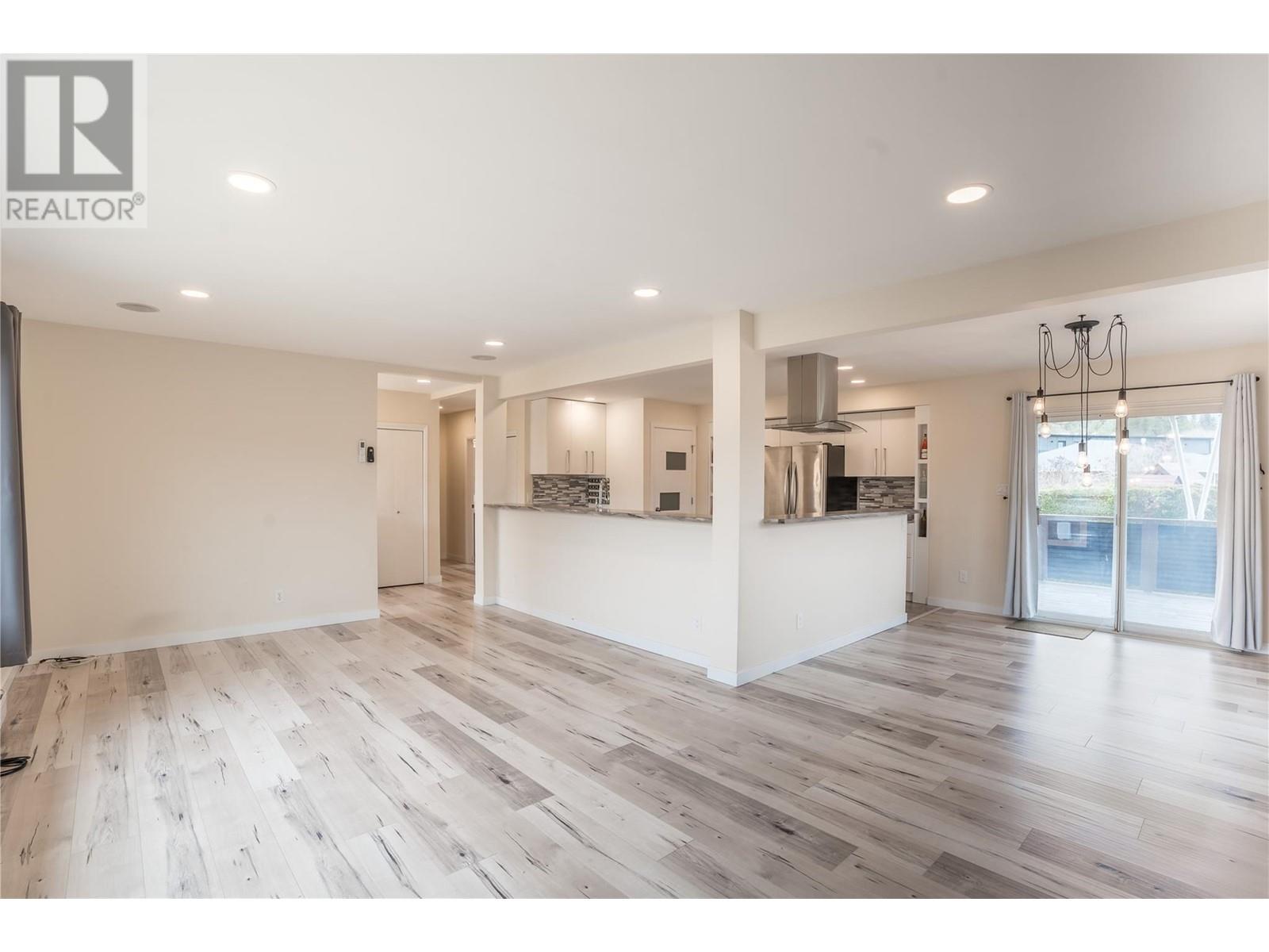 Property at 5010 CROIL Avenue image 5