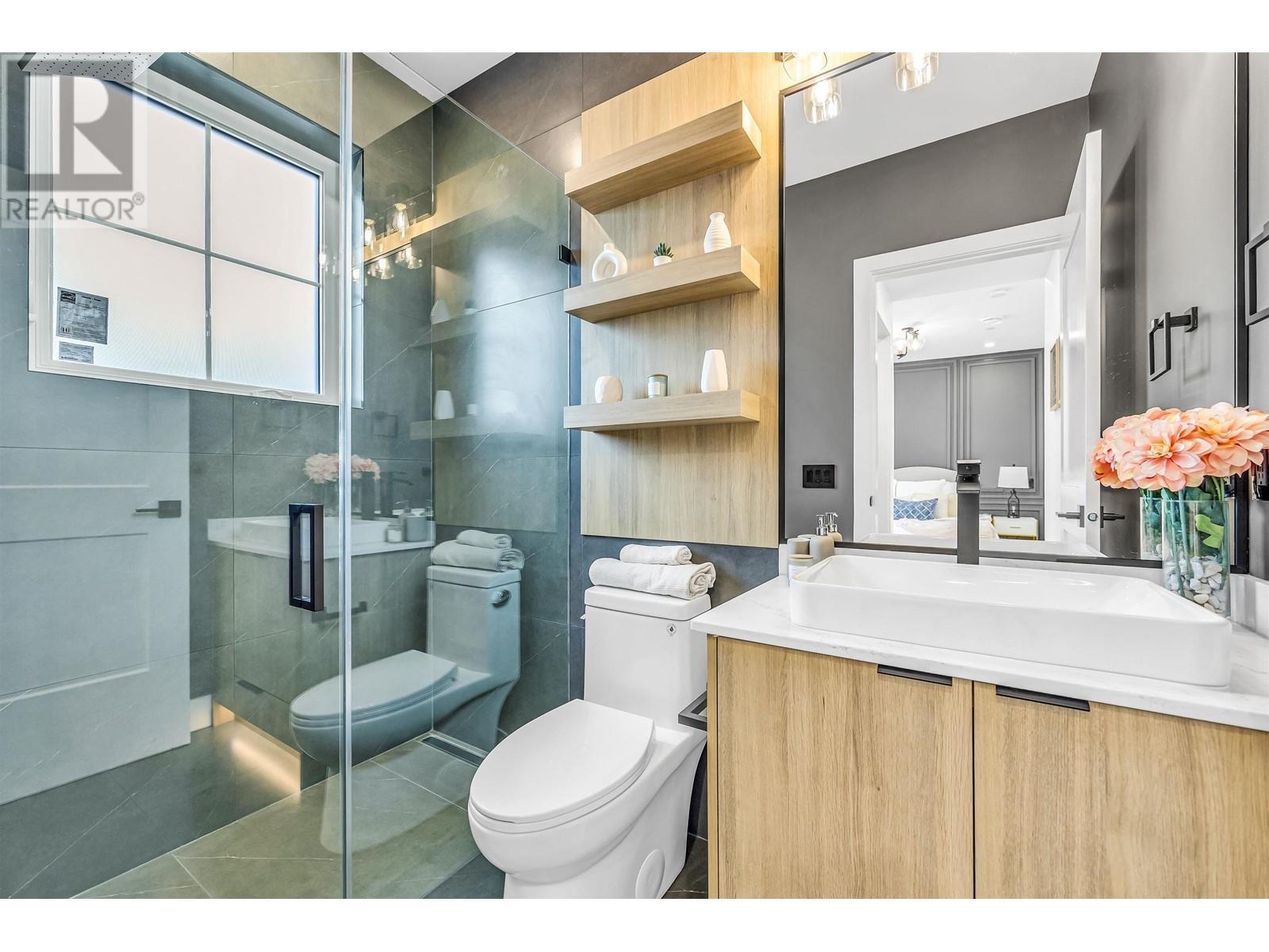 Listing Picture 15 of 25 : 848 E 38TH AVENUE, Vancouver / 溫哥華 - 魯藝地產 Yvonne Lu Group - MLS Medallion Club Member