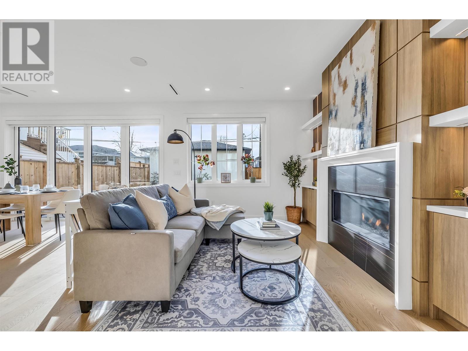 Listing Picture 3 of 25 : 848 E 38TH AVENUE, Vancouver / 溫哥華 - 魯藝地產 Yvonne Lu Group - MLS Medallion Club Member