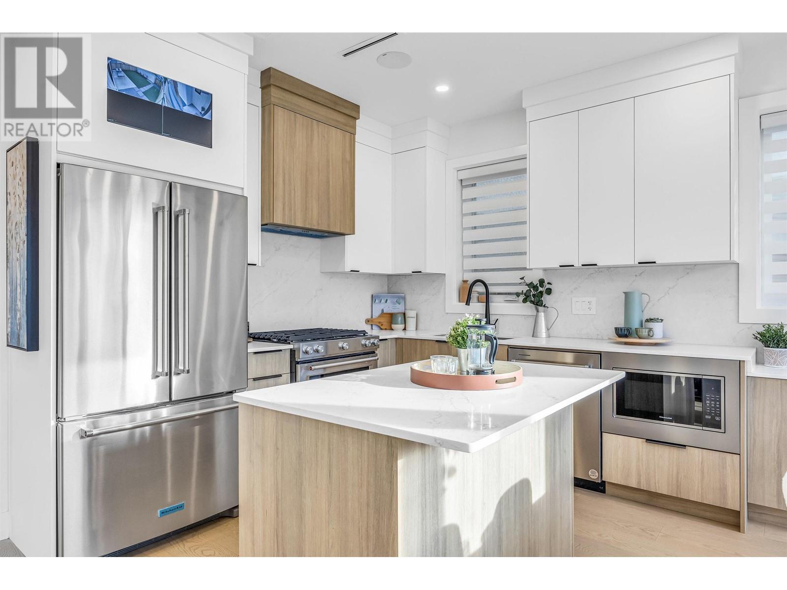 Listing Picture 6 of 25 : 848 E 38TH AVENUE, Vancouver / 溫哥華 - 魯藝地產 Yvonne Lu Group - MLS Medallion Club Member