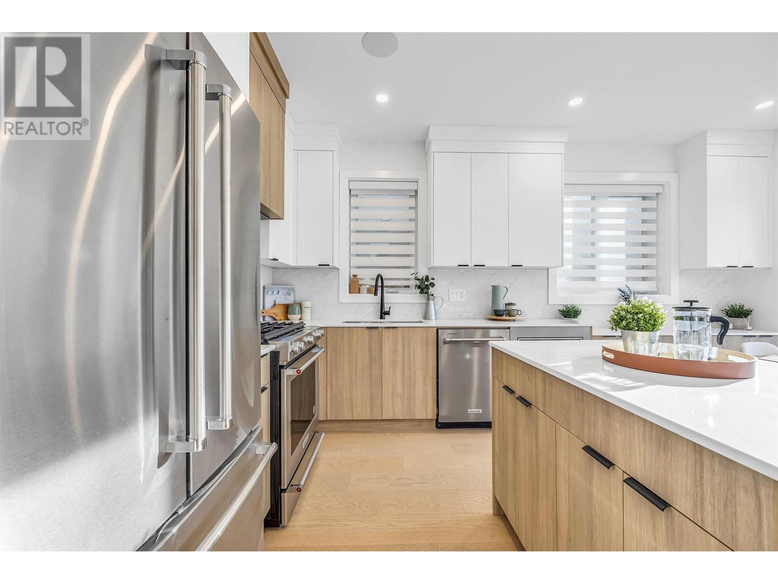 Listing Picture 7 of 25 : 848 E 38TH AVENUE, Vancouver / 溫哥華 - 魯藝地產 Yvonne Lu Group - MLS Medallion Club Member