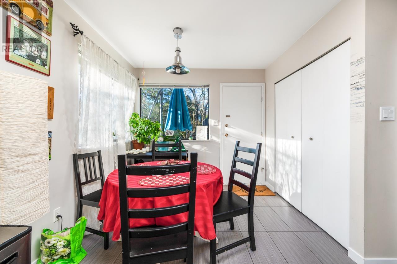 3003 Sunnyhurst Road, North Vancouver, British Columbia  V7K 2G4 - Photo 12 - R2976392