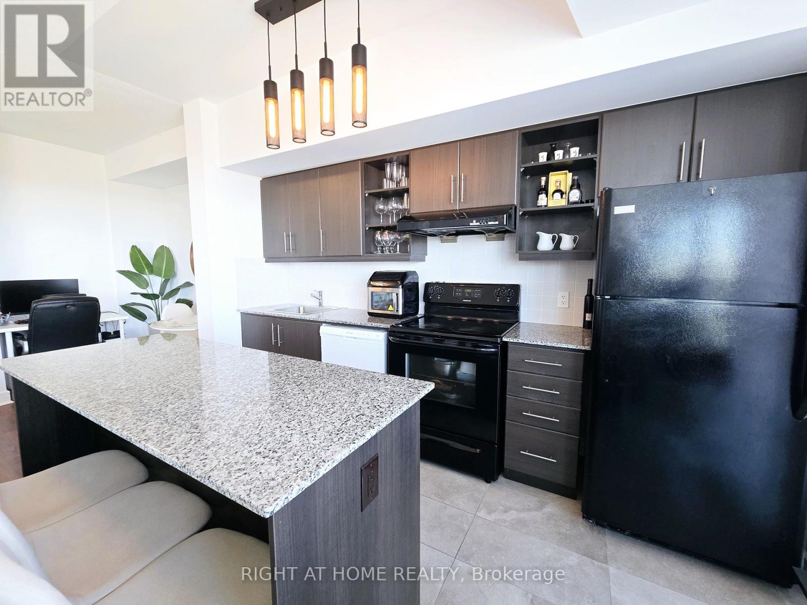 1005 - 35 Brian Peck Crescent, Toronto (Thorncliffe Park), Ontario  M4G 0A5 - Photo 13 - C12018560