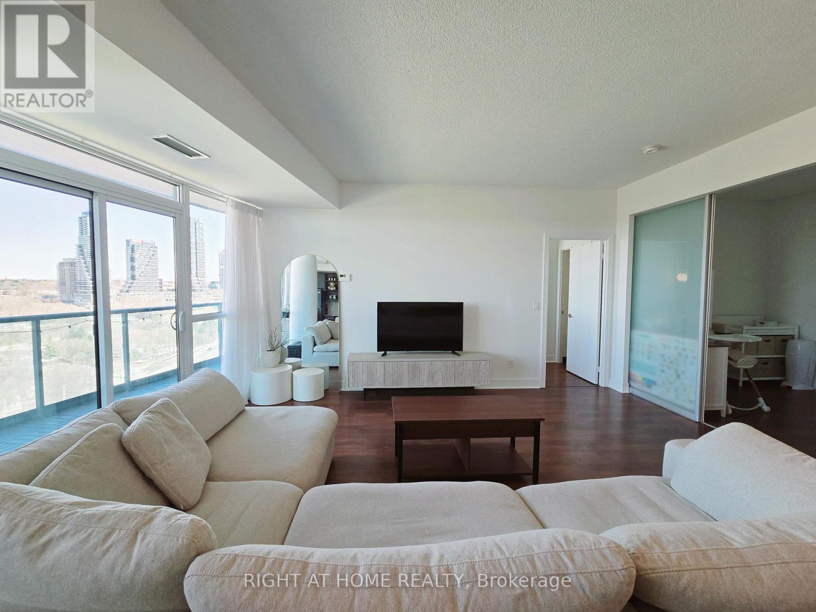 1005 - 35 Brian Peck Crescent, Toronto (Thorncliffe Park), Ontario  M4G 0A5 - Photo 9 - C12018560