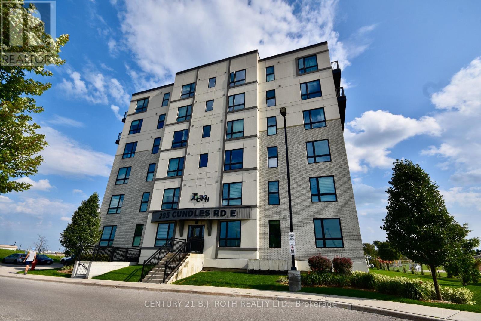 Property at 203 - 295 CUNDLES ROAD E image 1