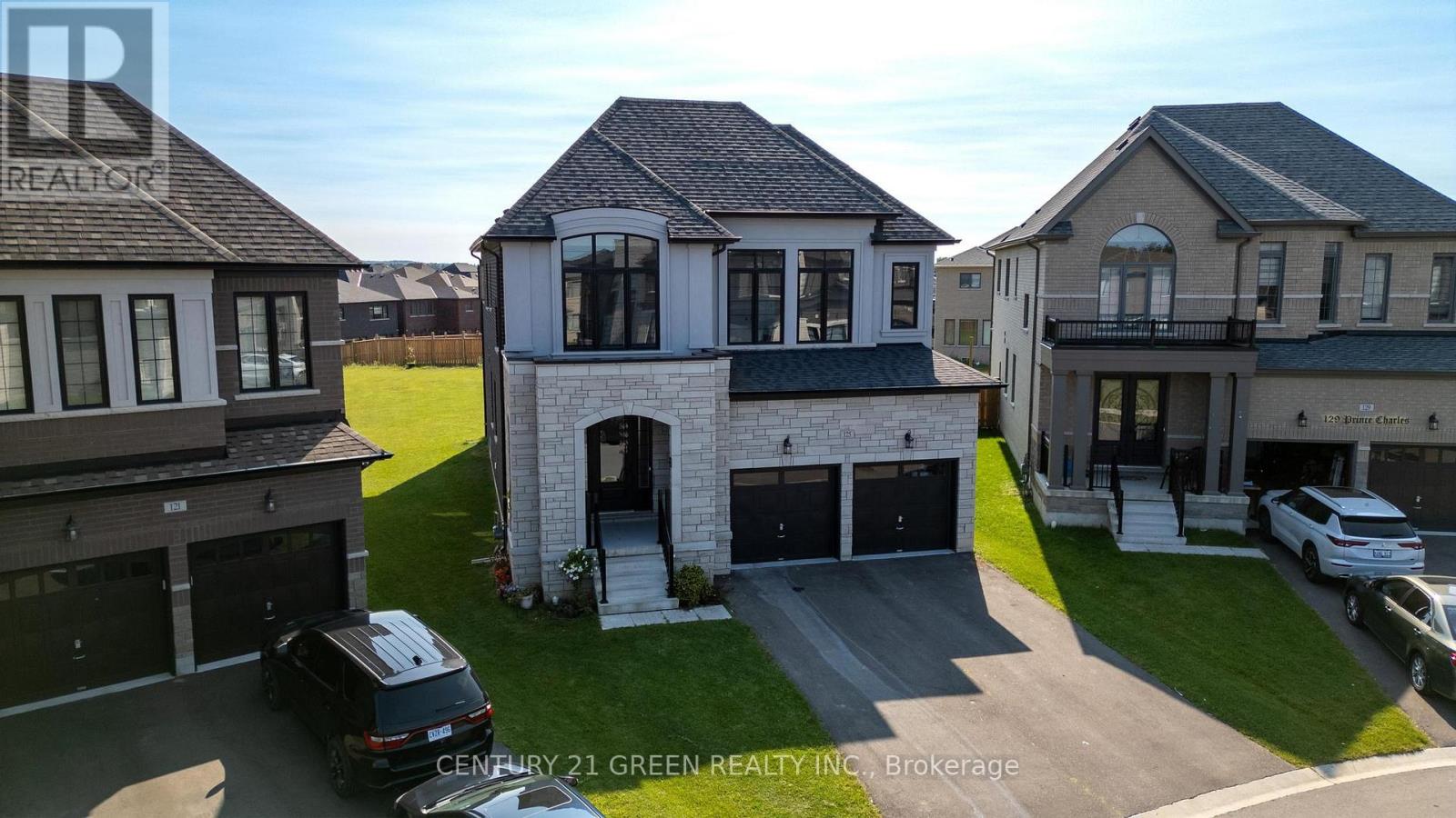 Property at 125 PRINCE CHARLES CRESCENT image 4