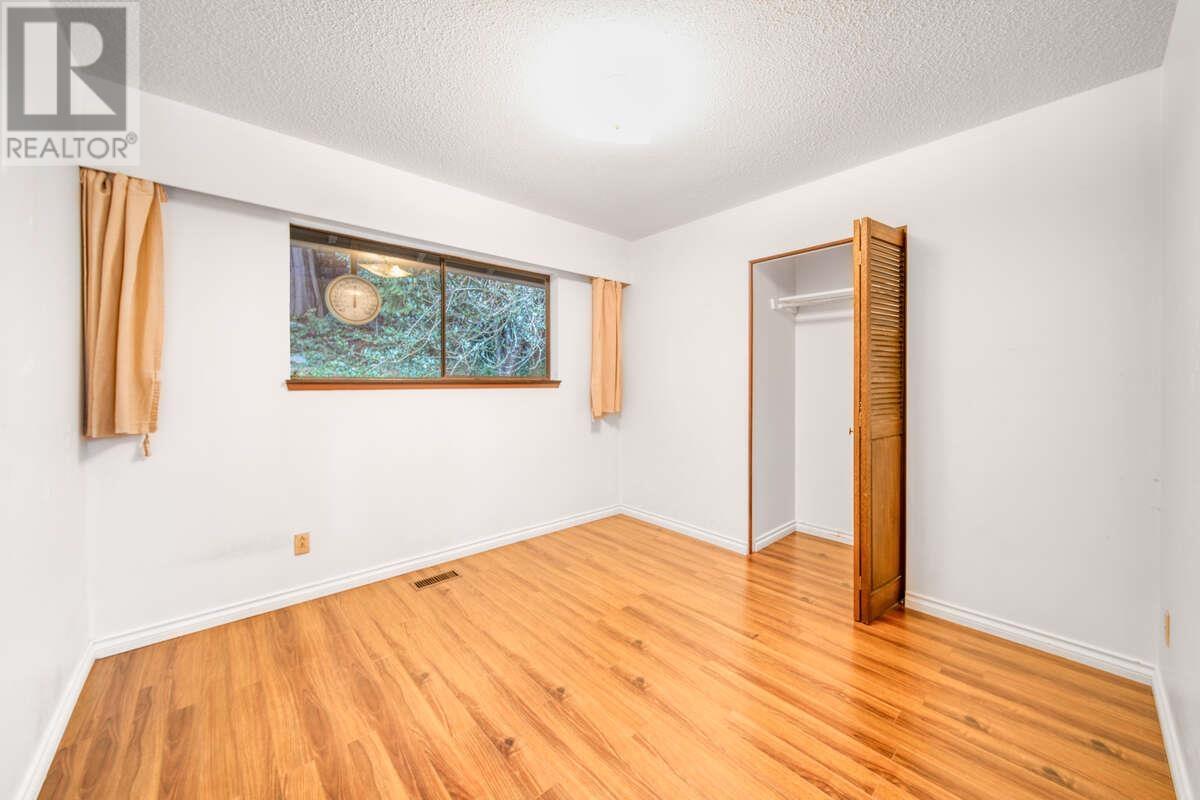 692 Alpine Court, North Vancouver, British Columbia  V7R 2L8 - Photo 18 - R2972071