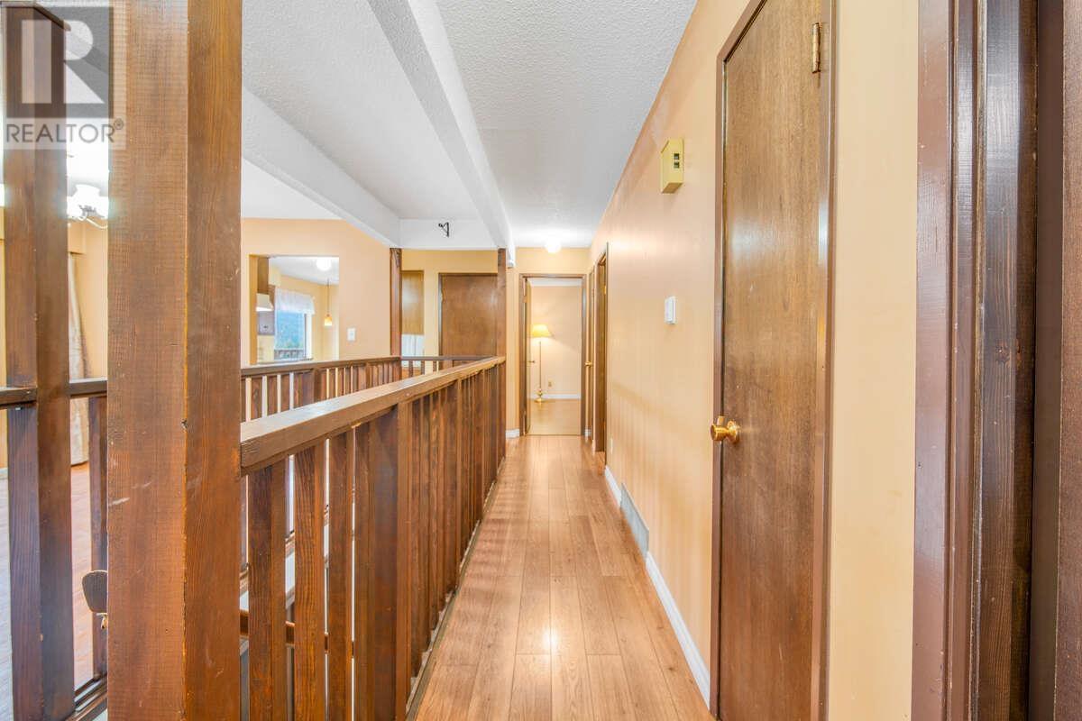 692 Alpine Court, North Vancouver, British Columbia  V7R 2L8 - Photo 6 - R2972071