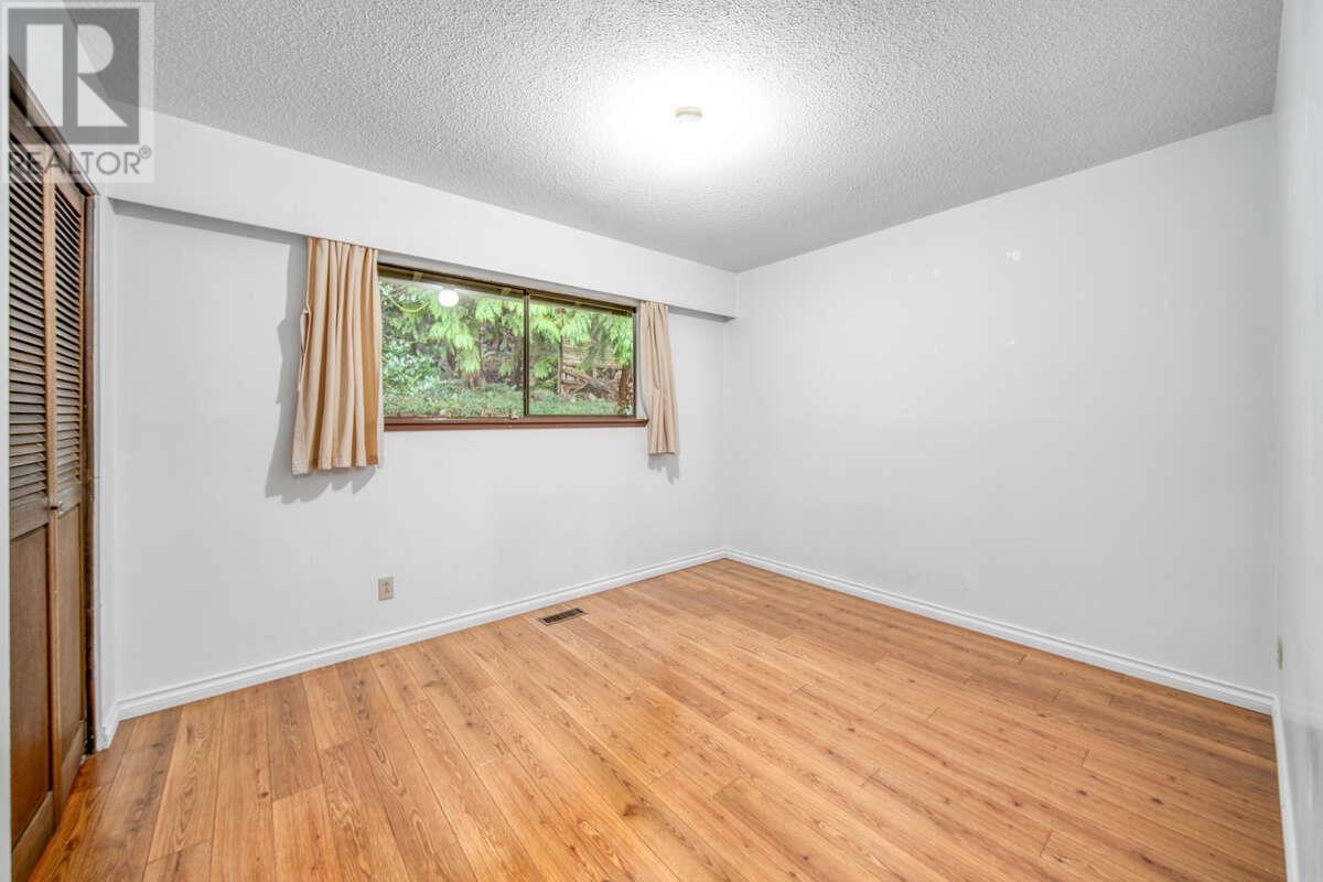 692 Alpine Court, North Vancouver, British Columbia  V7R 2L8 - Photo 17 - R2972071