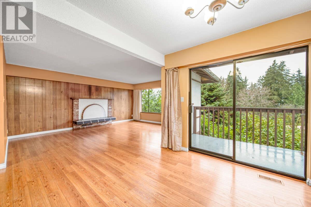 Property at 692 ALPINE COURT image 4