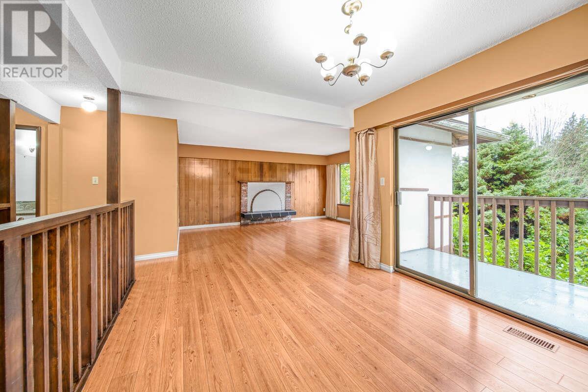 692 Alpine Court, North Vancouver, British Columbia  V7R 2L8 - Photo 7 - R2972071