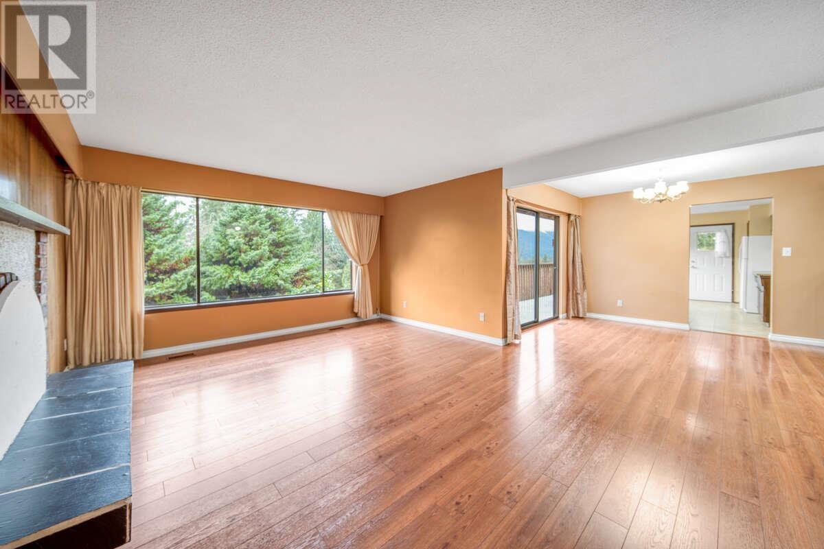 Property at 692 ALPINE COURT image 2