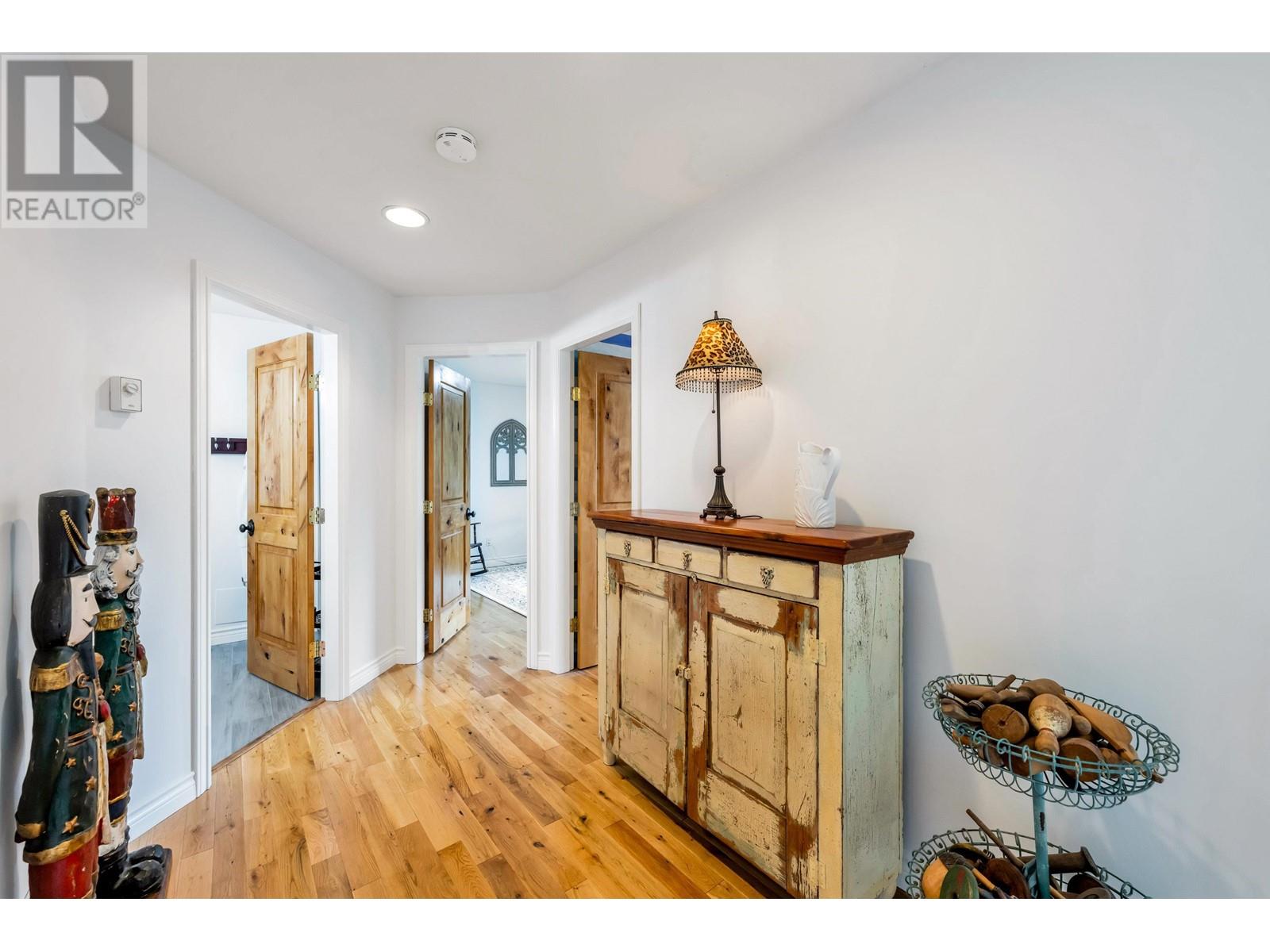 2233 Kaptey Avenue, Coquitlam, British Columbia  V3K 6C7 - Photo 13 - R2973239
