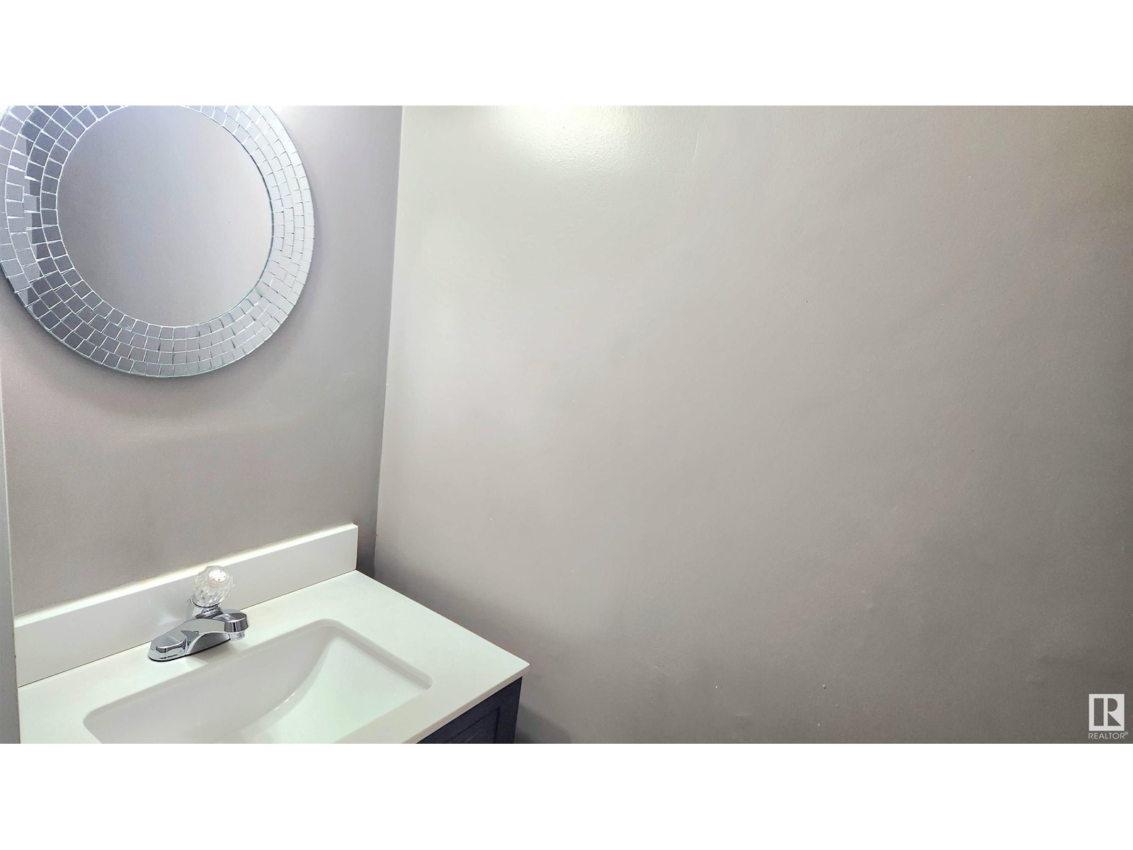 702 Abbottsfield Rd Nw, Edmonton, Alberta  T5W 4R4 - Photo 16 - E4425617