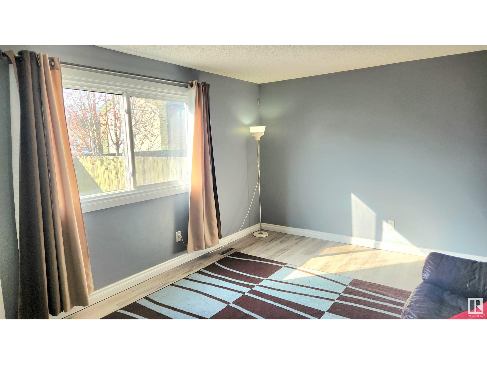 702 Abbottsfield Rd Nw, Edmonton, Alberta  T5W 4R4 - Photo 4 - E4425617