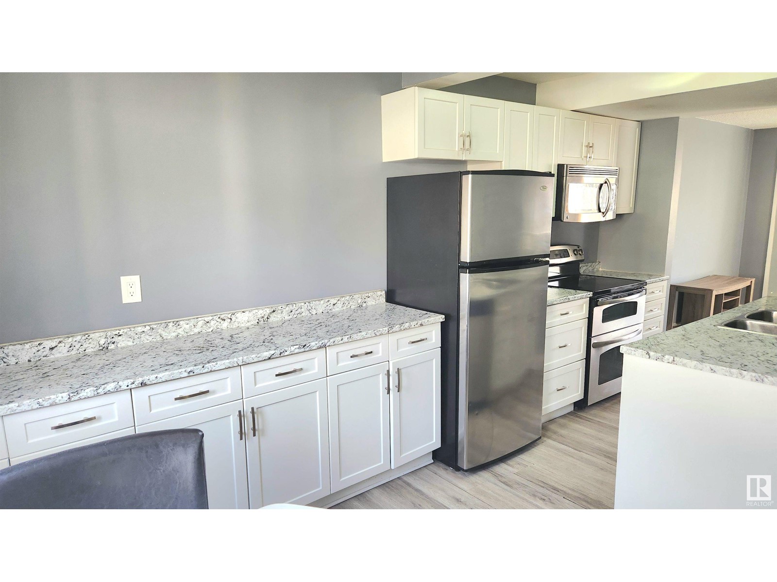 702 Abbottsfield Rd Nw, Edmonton, Alberta  T5W 4R4 - Photo 5 - E4425617