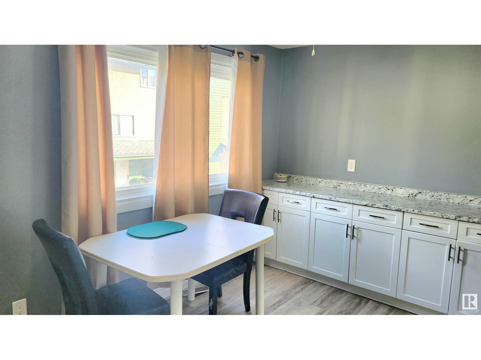 702 Abbottsfield Rd Nw, Edmonton, Alberta  T5W 4R4 - Photo 6 - E4425617