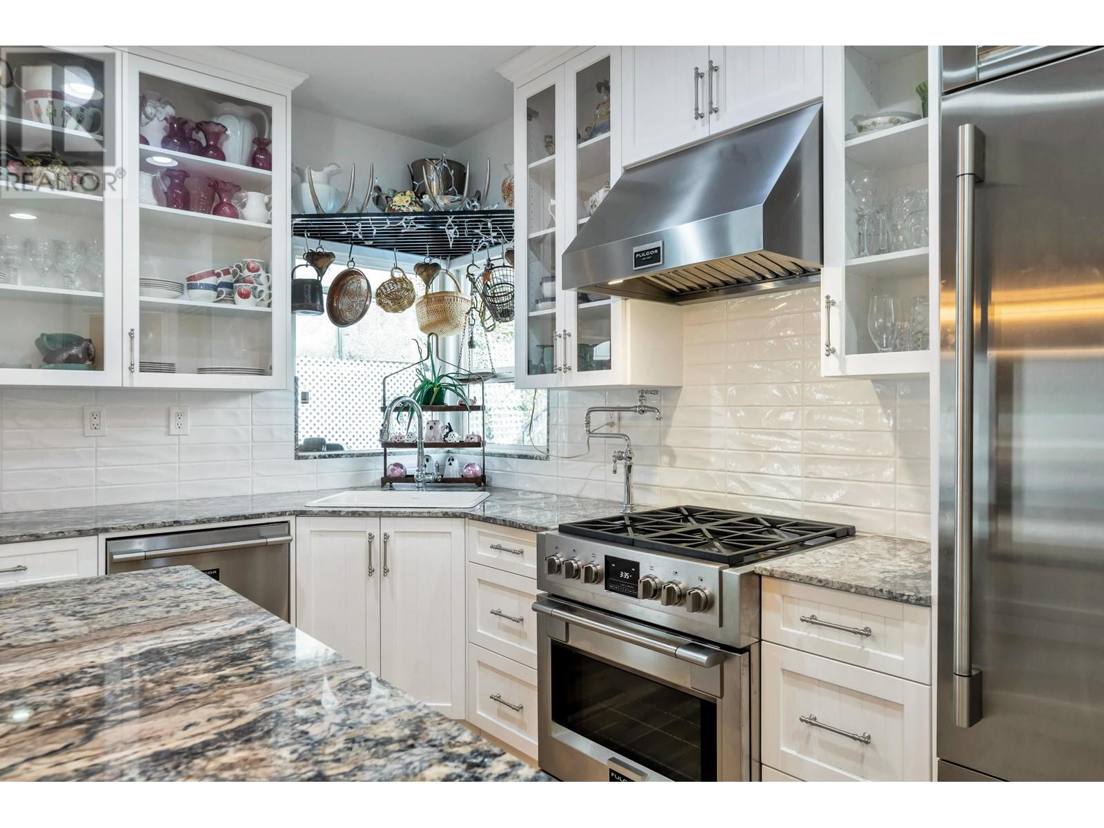 2233 Kaptey Avenue, Coquitlam, British Columbia  V3K 6C7 - Photo 6 - R2973239
