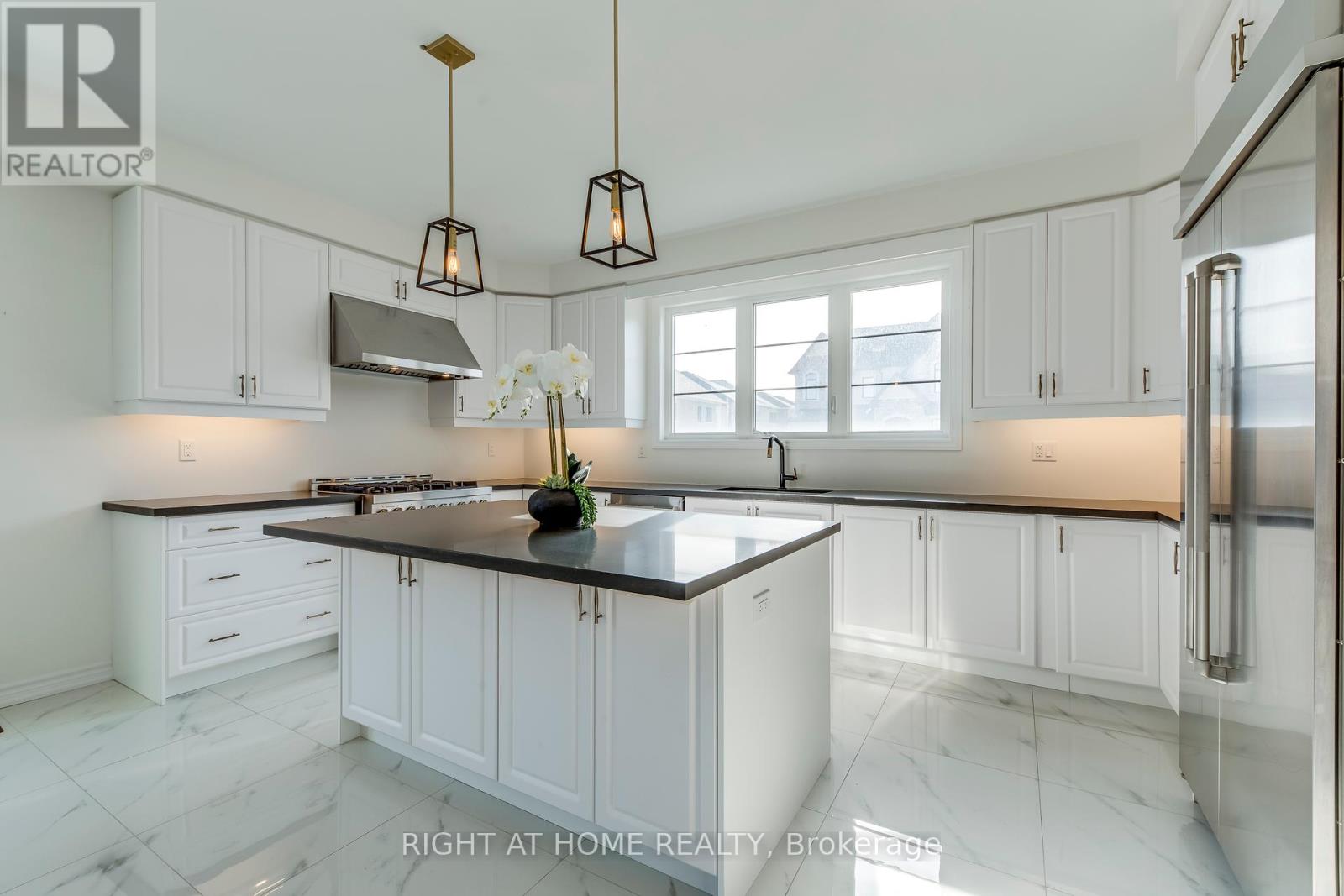 1 Pietrowski Drive, Georgina, Ontario  L4P 0J7 - Photo 18 - N12011796