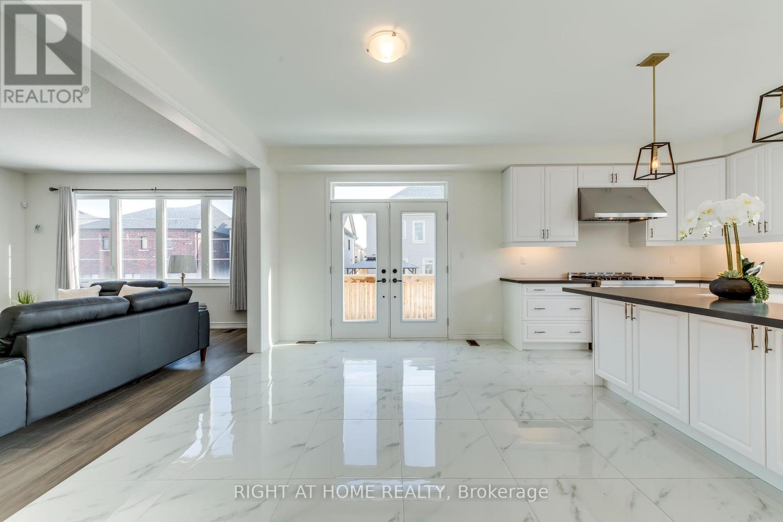 1 Pietrowski Drive, Georgina, Ontario  L4P 0J7 - Photo 20 - N12011796