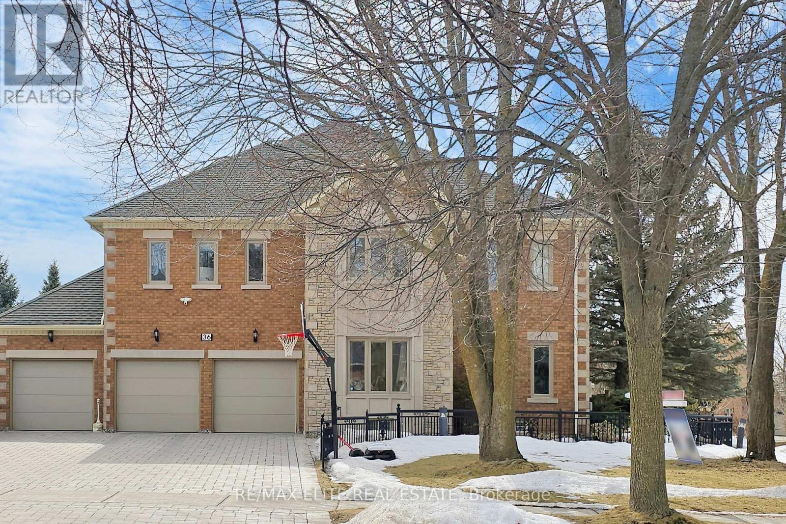 Property at 36 GLENARDEN CRESCENT image 2