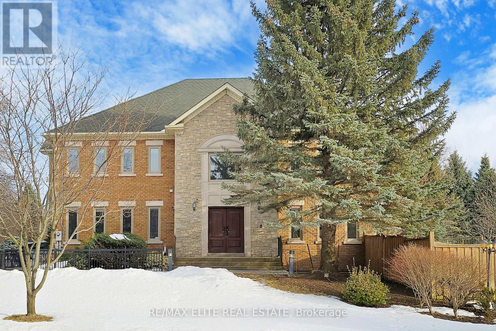 Property at 36 GLENARDEN CRESCENT image 4