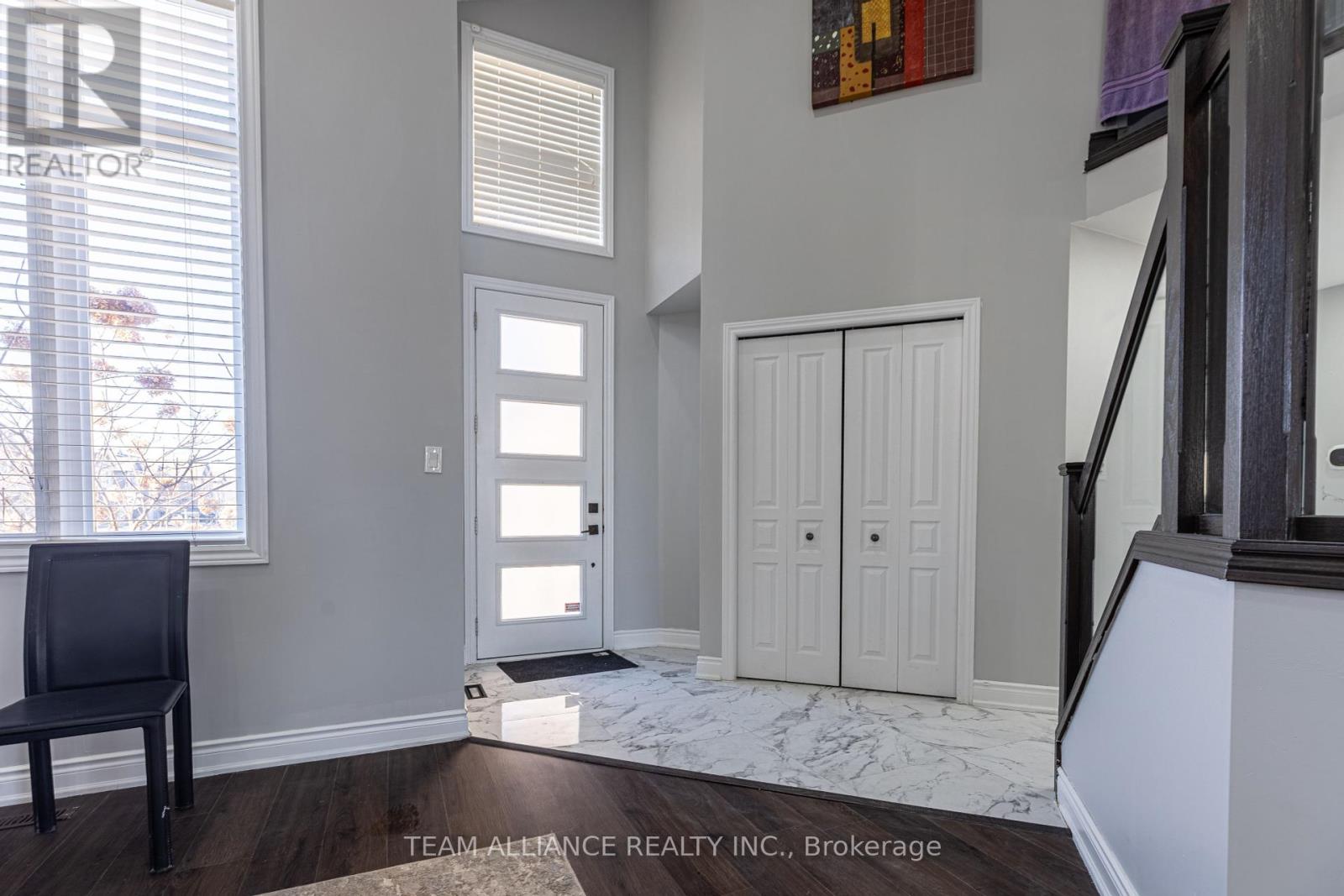 Photo 3 of 26 for 3239 Singleton Avenue