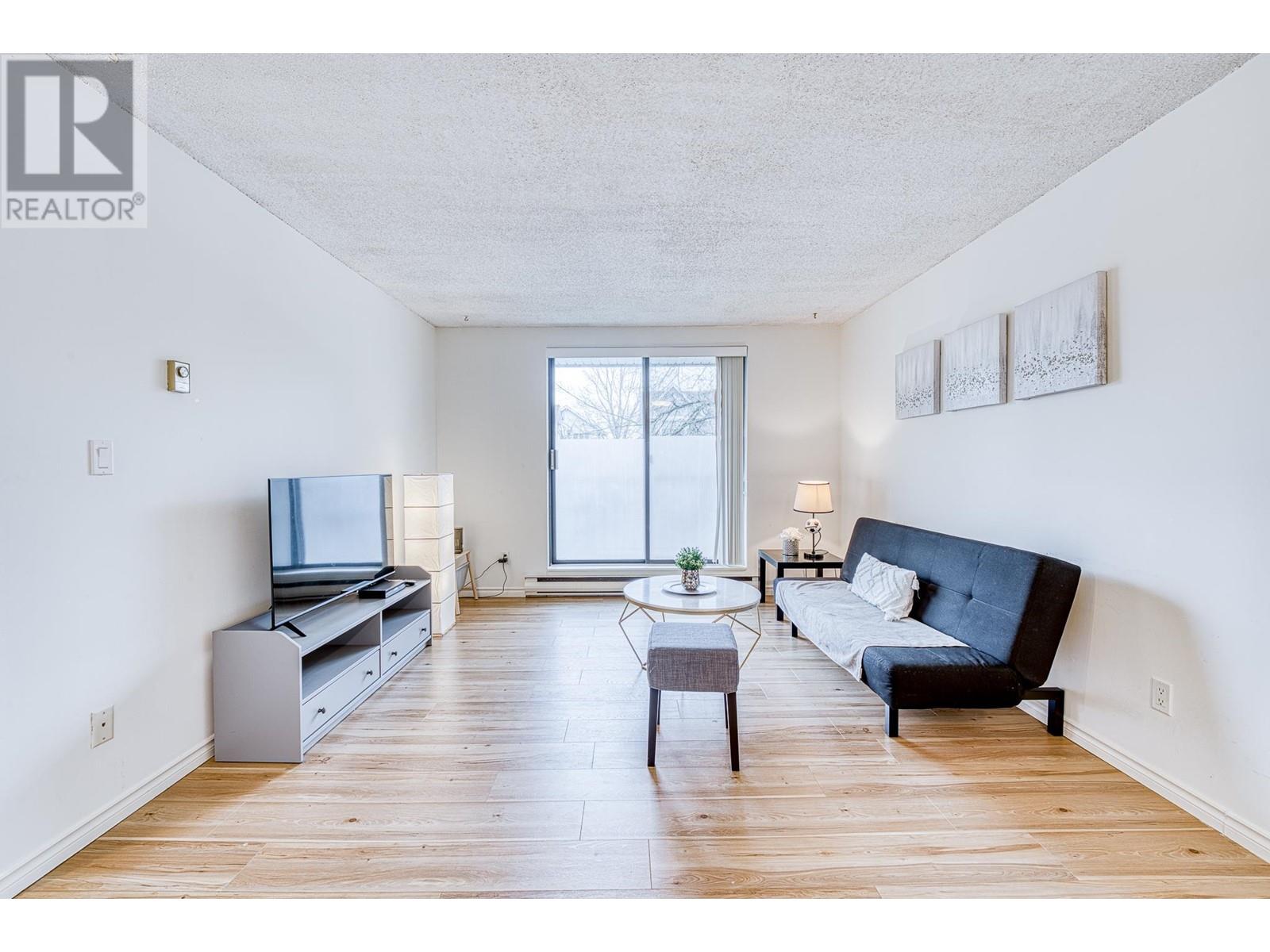 Listing Picture 4 of 13 : 110 8391 BENNETT ROAD, Richmond / 烈治文 - 魯藝地產 Yvonne Lu Group - MLS Medallion Club Member