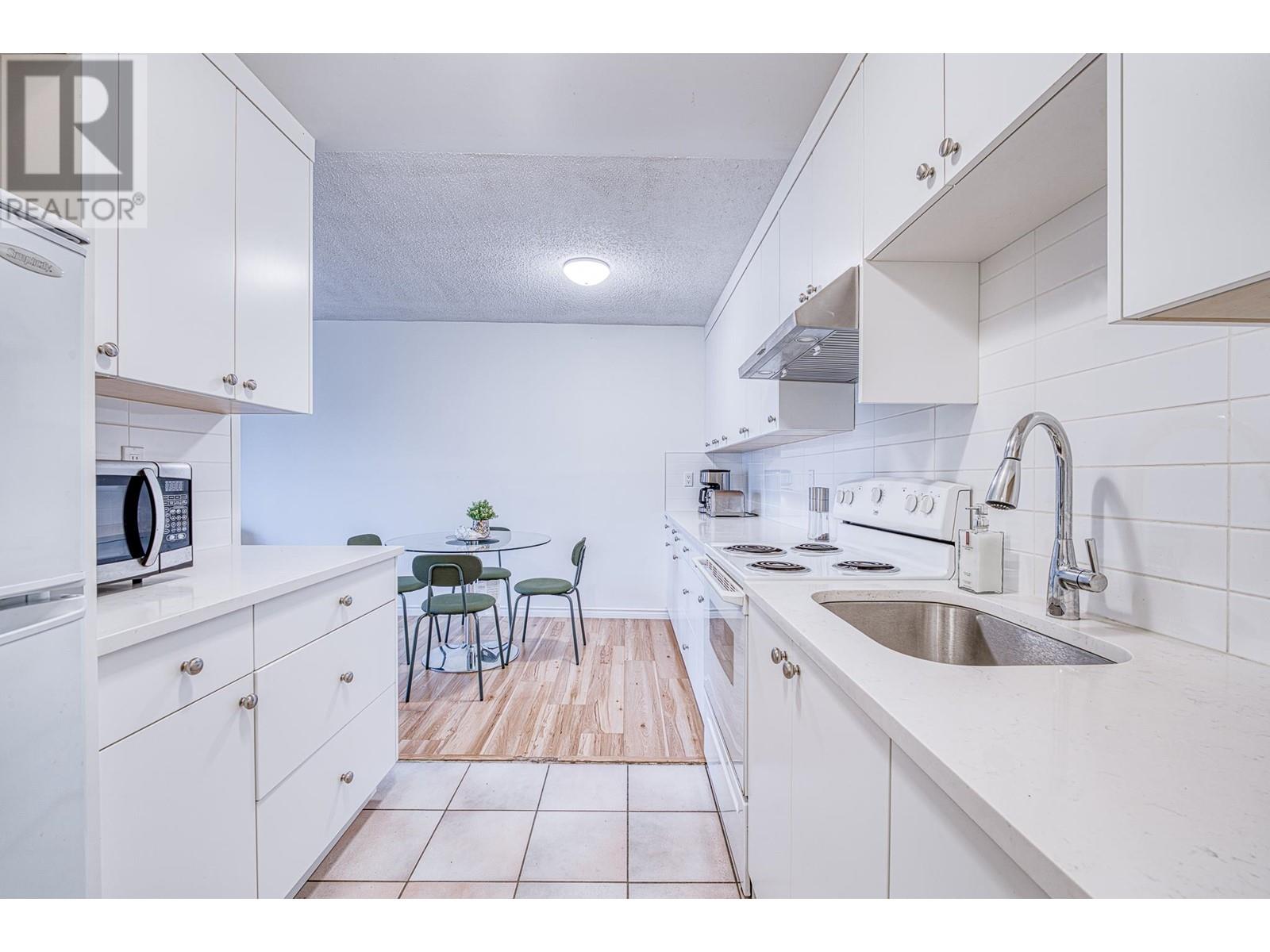 Listing Picture 7 of 13 : 110 8391 BENNETT ROAD, Richmond / 烈治文 - 魯藝地產 Yvonne Lu Group - MLS Medallion Club Member