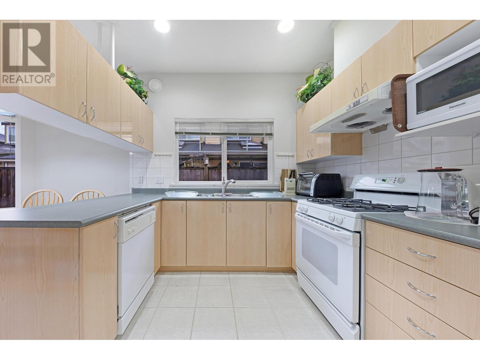 Listing Picture 9 of 24 : 3 11511 CAMBIE ROAD, Richmond / 烈治文 - 魯藝地產 Yvonne Lu Group - MLS Medallion Club Member