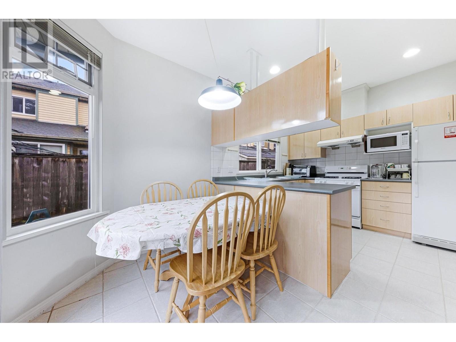 Listing Picture 11 of 24 : 3 11511 CAMBIE ROAD, Richmond / 烈治文 - 魯藝地產 Yvonne Lu Group - MLS Medallion Club Member