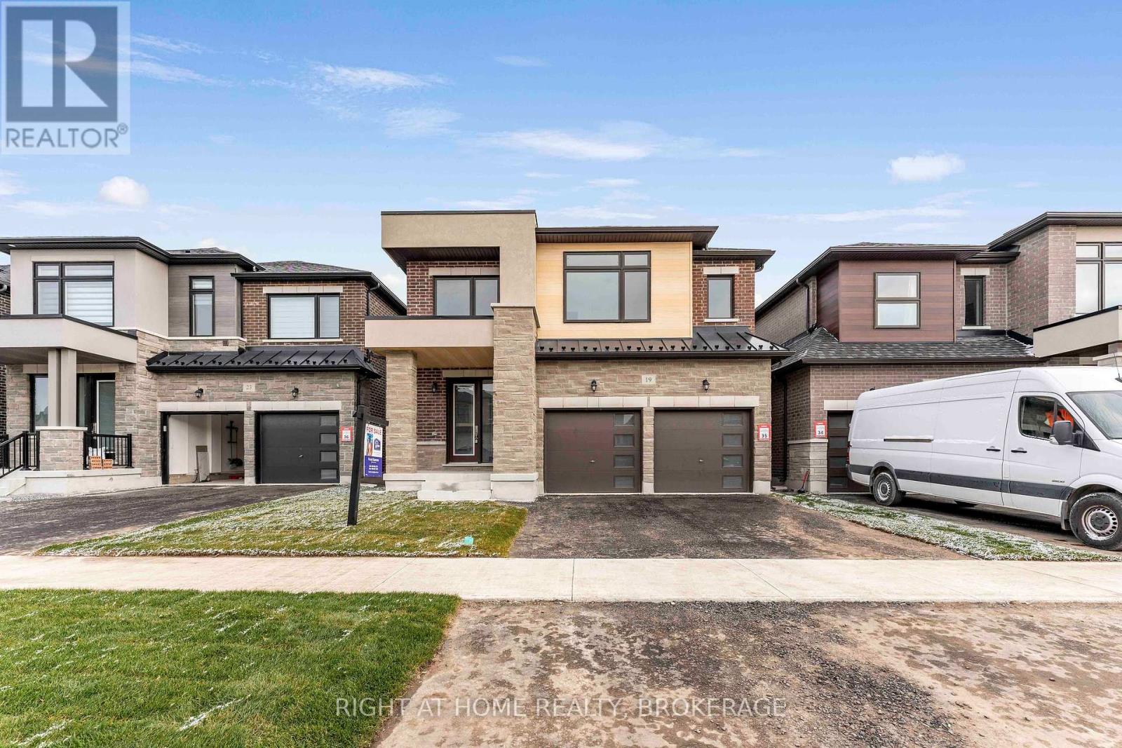 Property at 19 HOAD STREET image 2