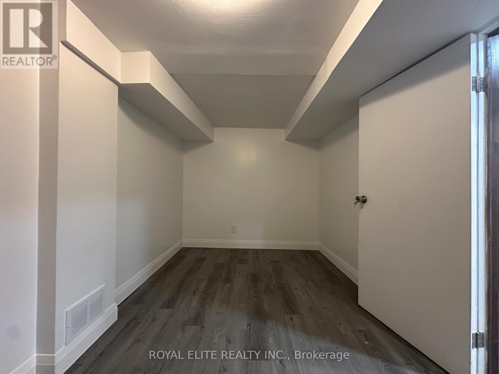 Bsmt - 19 Montgomery Avenue, Toronto, Ontario  M1S 2G4 - Photo 13 - E12018647