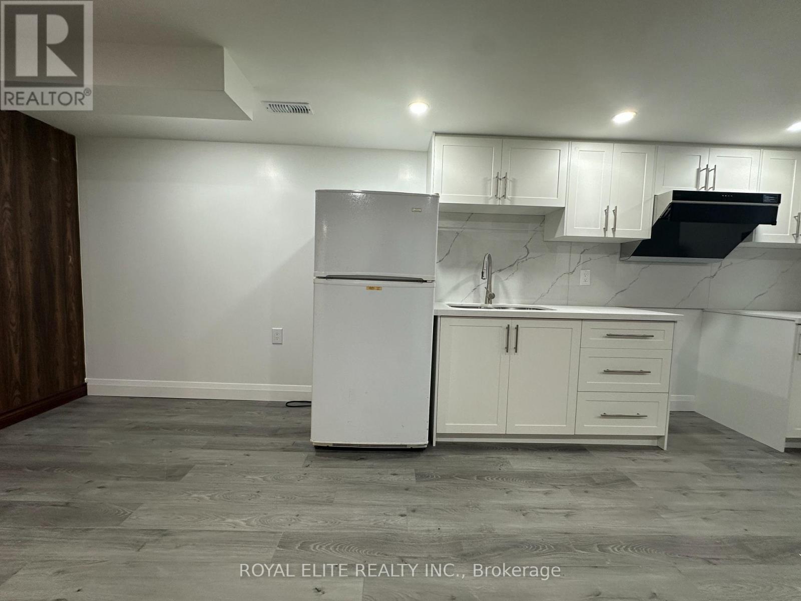 Bsmt - 19 Montgomery Avenue, Toronto, Ontario  M1S 2G4 - Photo 15 - E12018647