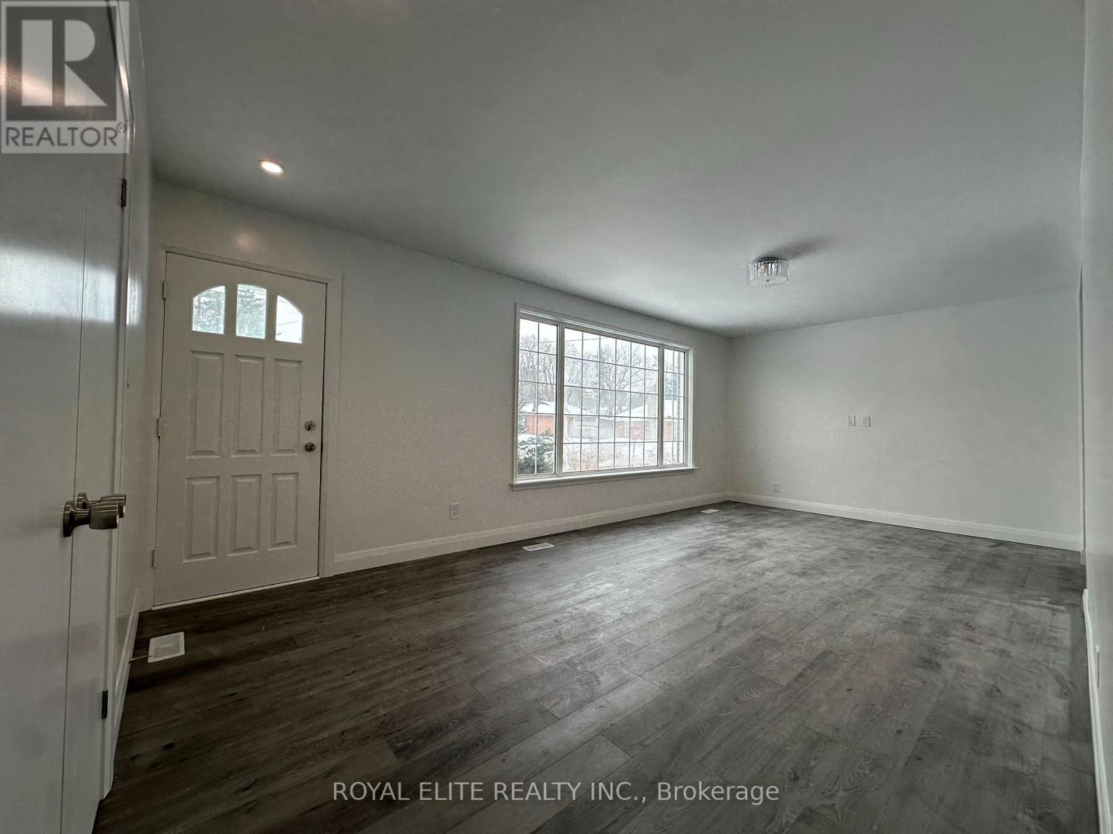 Main - 19 Montgomery Avenue, Toronto, Ontario  M1S 2G4 - Photo 2 - E12018648