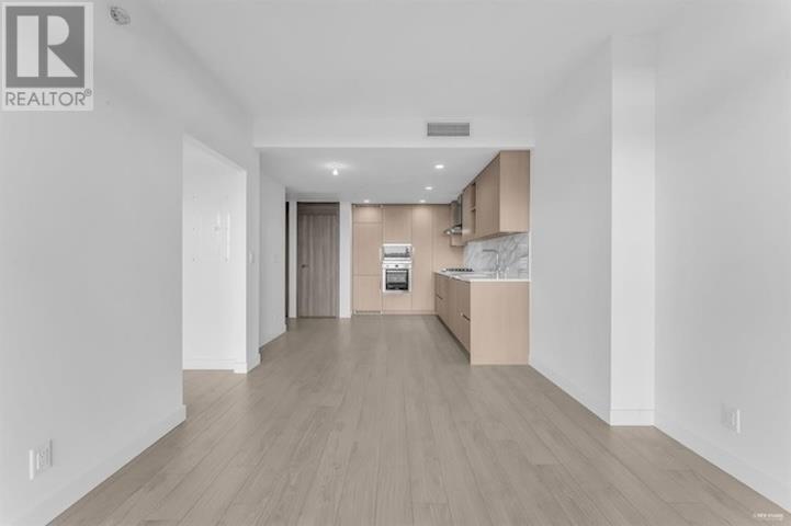 Listing Picture 8 of 22 : 2001 4890 LOUGHEED HIGHWAY, Burnaby / 本拿比 - 魯藝地產 Yvonne Lu Group - MLS Medallion Club Member