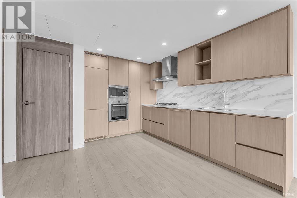 Listing Picture 3 of 22 : 2001 4890 LOUGHEED HIGHWAY, Burnaby / 本拿比 - 魯藝地產 Yvonne Lu Group - MLS Medallion Club Member