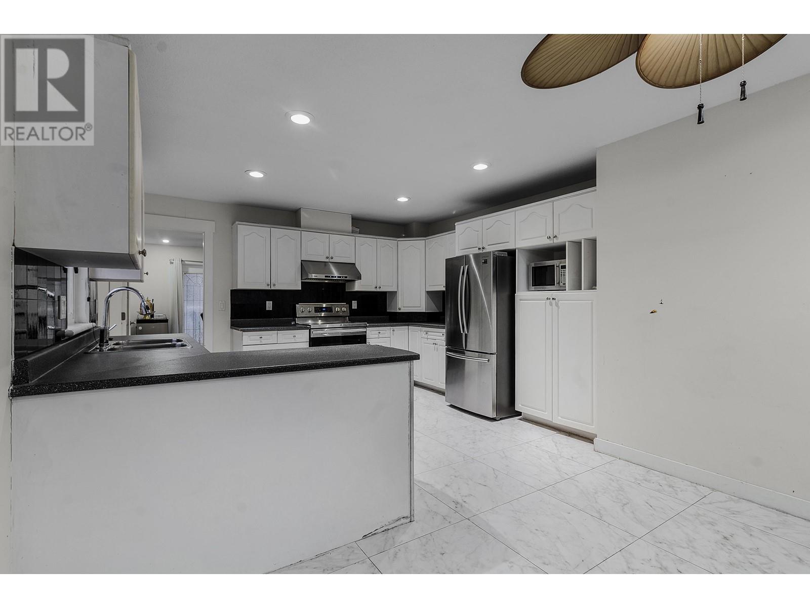 Property at 11669 207 STREET image 5