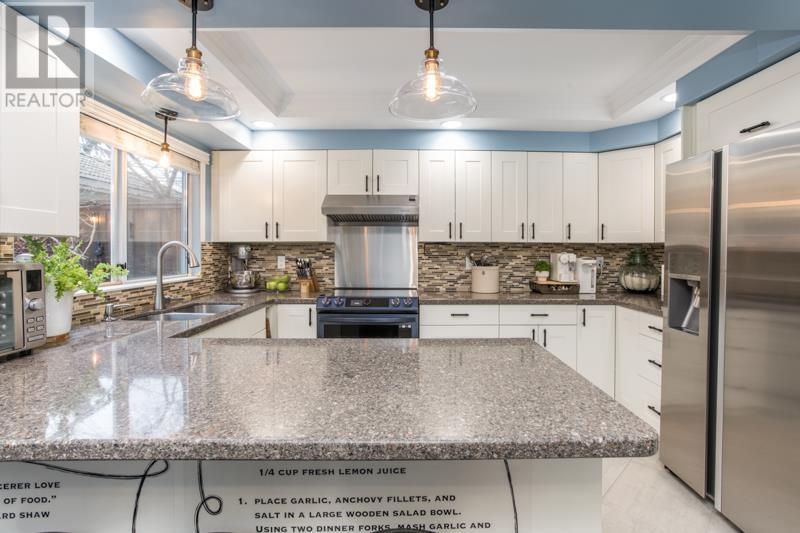 Listing Picture 11 of 33 : 9 5311 LACKNER CRESCENT, Richmond / 烈治文 - 魯藝地產 Yvonne Lu Group - MLS Medallion Club Member