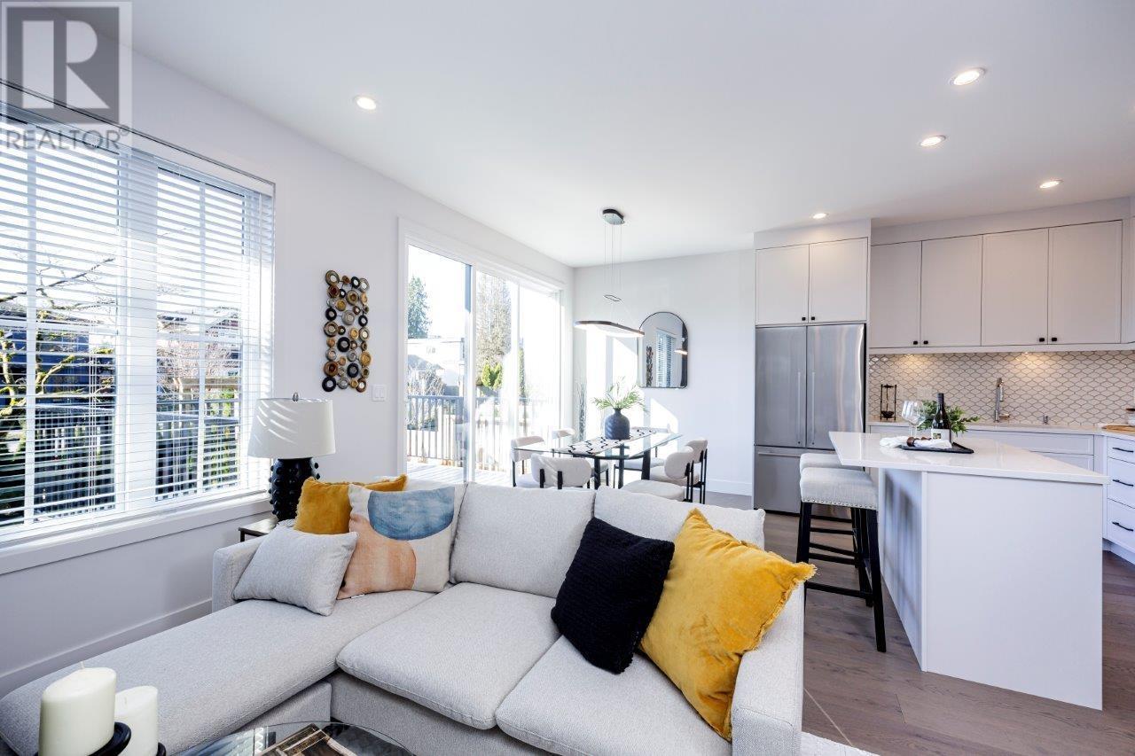 342 E 17th Street, North Vancouver, British Columbia  V7L 2V9 - Photo 10 - R2966725