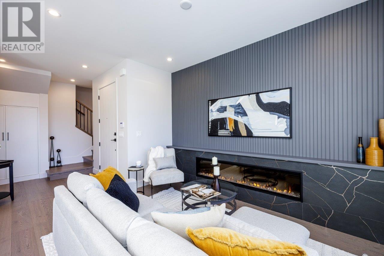 342 E 17th Street, North Vancouver, British Columbia  V7L 2V9 - Photo 9 - R2966725