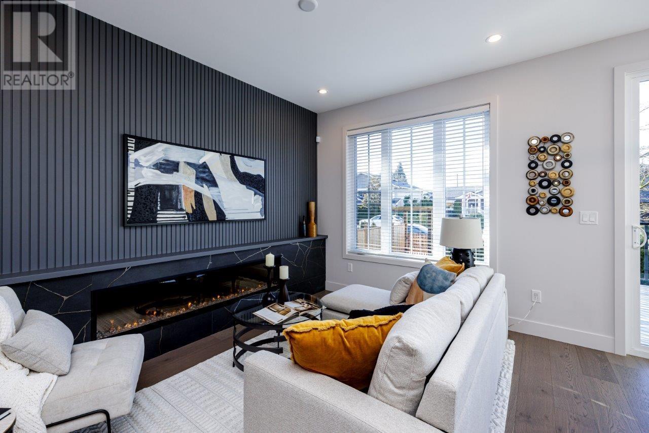 342 E 17th Street, North Vancouver, British Columbia  V7L 2V9 - Photo 6 - R2966725
