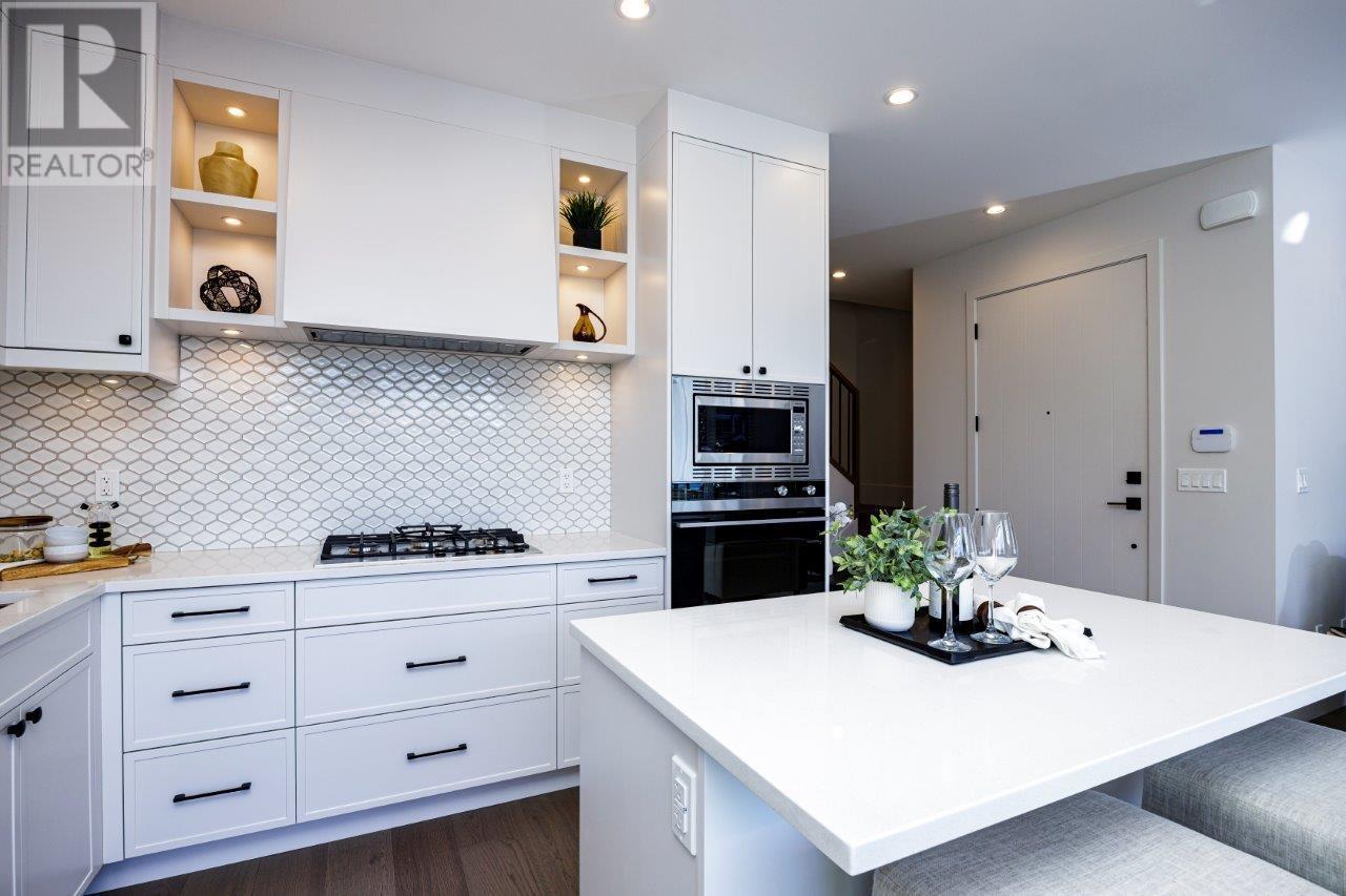 342 E 17th Street, North Vancouver, British Columbia  V7L 2V9 - Photo 15 - R2966725