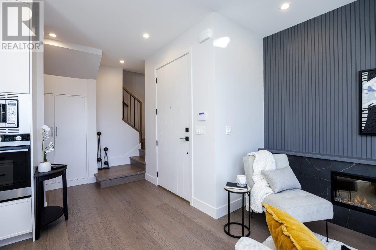 342 E 17th Street, North Vancouver, British Columbia  V7L 2V9 - Photo 7 - R2966725