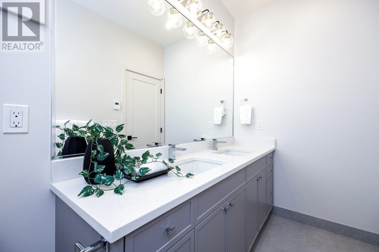 342 E 17th Street, North Vancouver, British Columbia  V7L 2V9 - Photo 25 - R2966725