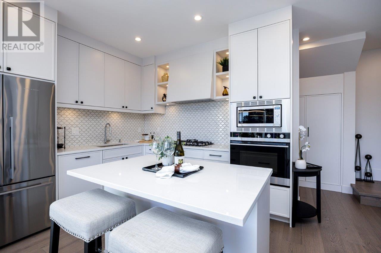 342 E 17th Street, North Vancouver, British Columbia  V7L 2V9 - Photo 13 - R2966725